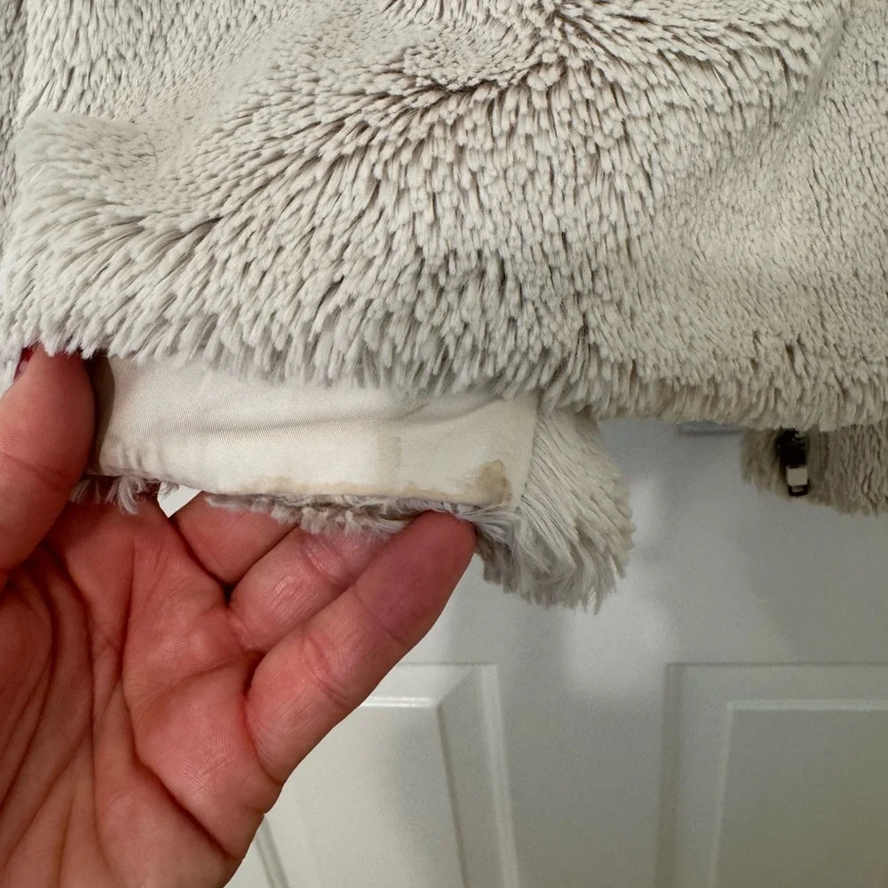 Patagonia Women's Pelage Faux Fur Jacket- oat - Picture 7 of 12